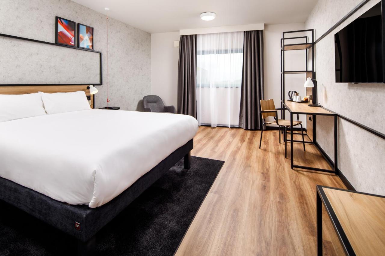 Ibis London Heathrow Terminal 5 Ξενοδοχείο Χίλινγκτον Εξωτερικό φωτογραφία